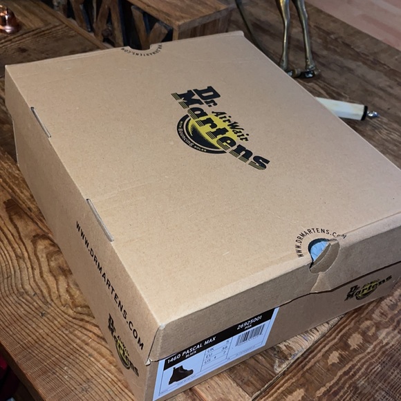 NEW Dr. Marten's 1460 PASCAL MAX LEATHER PLATFORM BOOTS - Picture 10 of 11